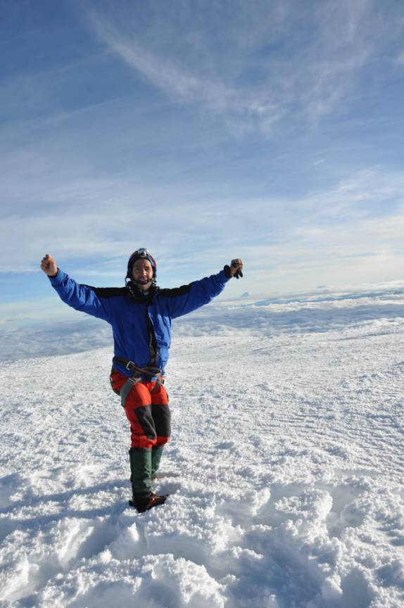 Celebrando a chegada ao alto de Ventemilla, o segundo ponto mais alto do Chimborazo, com 6.280 m (Equador)